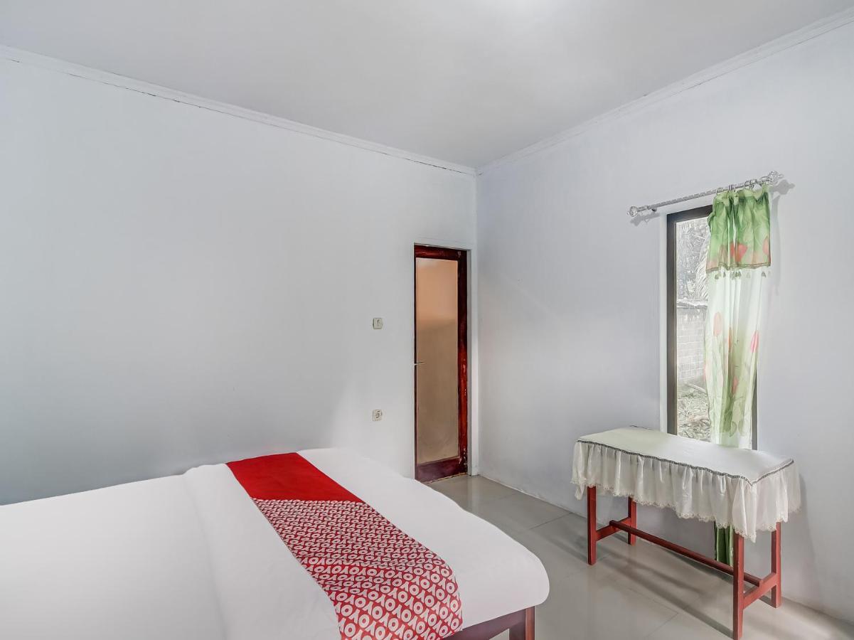 Oyo 90988 Tangkoko Jungle Homestay Rinondoran Bagian luar foto